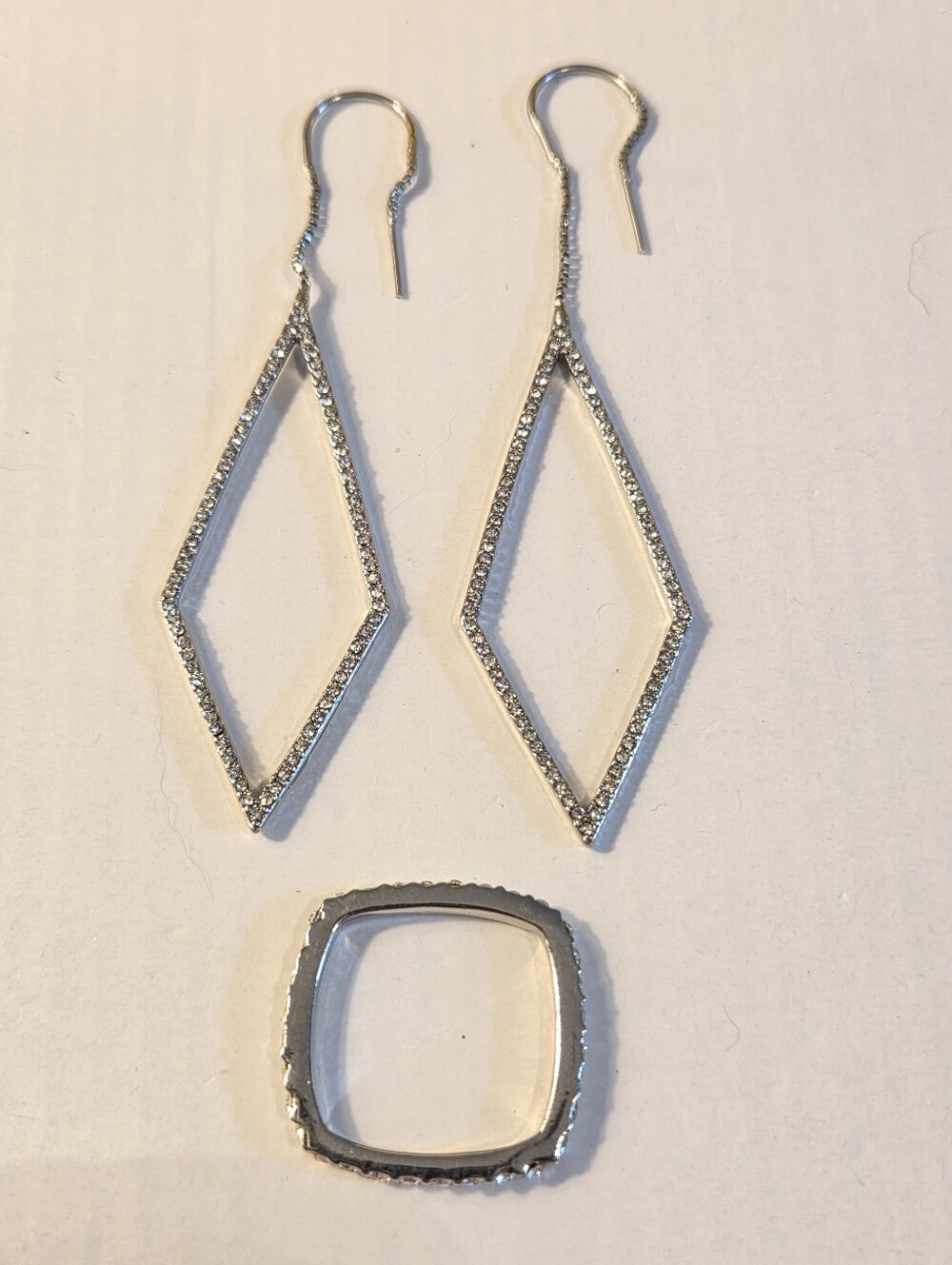 Silver Tone Earings And Pendant With Stones